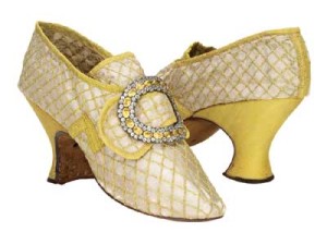 Istorija odevnih predmeta - Page 6 Yellow-silk-shoes-with-buckles-french-c-1760s